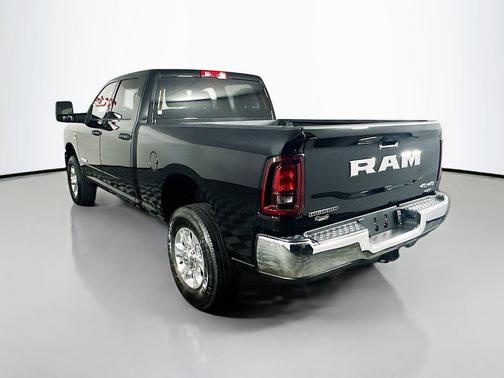 Diamond Black Crystal Pearlcoat 2025 RAM 2500 Big Horn Crew Cab 4x4 6'4' Box