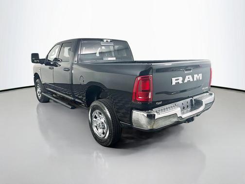 2025 RAM 2500 Tradesman Crew Cab 4x4 6'4' Box