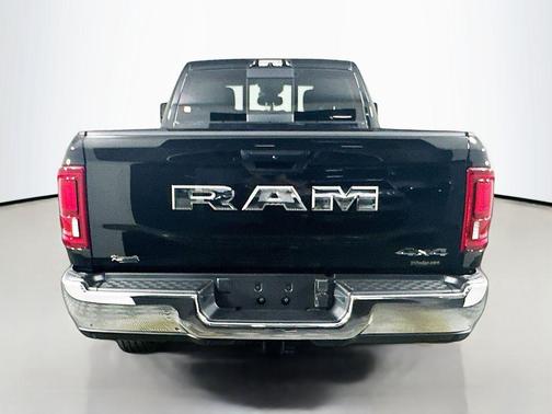 2025 RAM 2500 Tradesman Crew Cab 4x4 6'4' Box