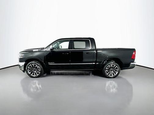 Diamond Black Crystal Pearlcoat 2026 RAM 1500 Limited