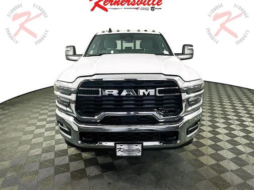 2025 RAM 2500 Tradesman Crew Cab 4x4 8' Box