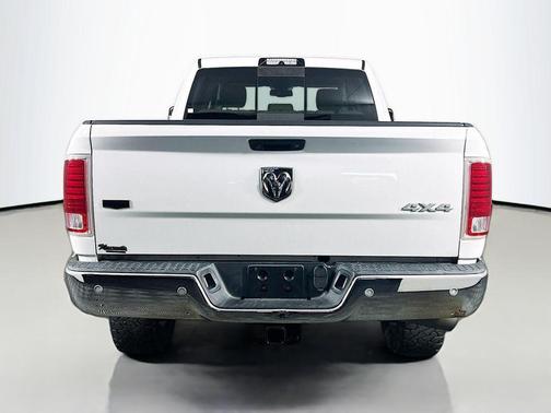 2017 RAM 2500 Laramie Crew Cab 4x4 6'4' Box