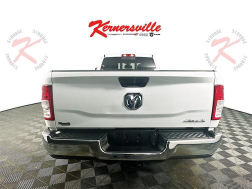 2024 RAM 3500 Tradesman Crew Cab 4x4 8' Box