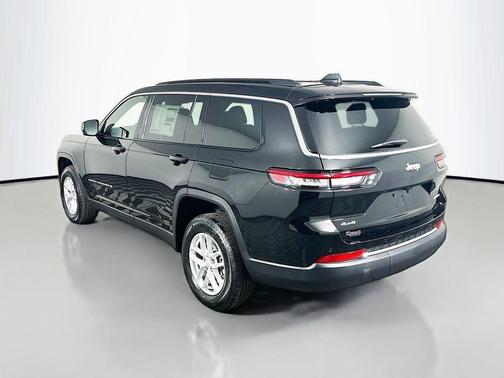 Diamond Black Crystal Pearlcoat 2026 Jeep Grand Cherokee L Altitude