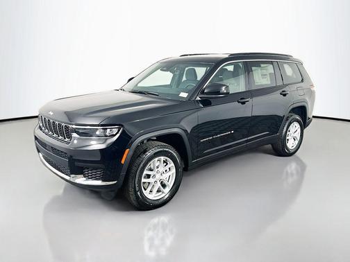 Diamond Black Crystal Pearlcoat 2026 Jeep Grand Cherokee L Altitude