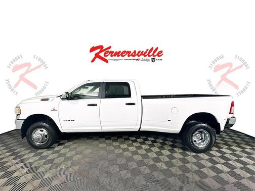 2022 RAM 3500 Big Horn Crew Cab 4x4 8' Box