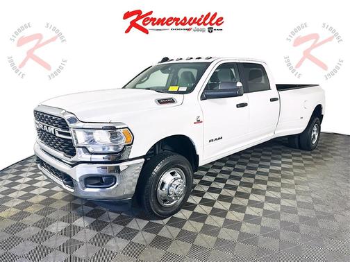 2022 RAM 3500 Big Horn Crew Cab 4x4 8' Box