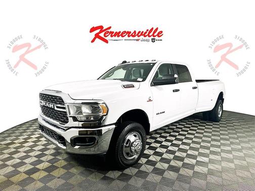 2022 RAM 3500 Big Horn Crew Cab 4x4 8' Box