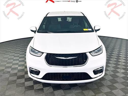 2023 Chrysler Pacifica Touring