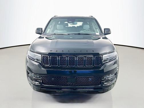 Diamond Black Crystal Pearlcoat 2025 Jeep Wagoneer Series II 4x4
