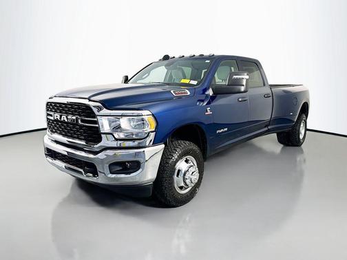 Patriot Blue Pearlcoat 2024 RAM 3500 Big Horn Crew Cab 4x4 8' Box