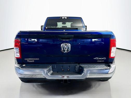 Patriot Blue Pearlcoat 2024 RAM 3500 Big Horn Crew Cab 4x4 8' Box