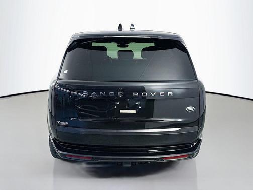 2023 Land Rover Range Rover P530 SE