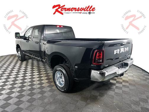 2026 RAM 3500 Tradesman Crew Cab 4x4 8' Box