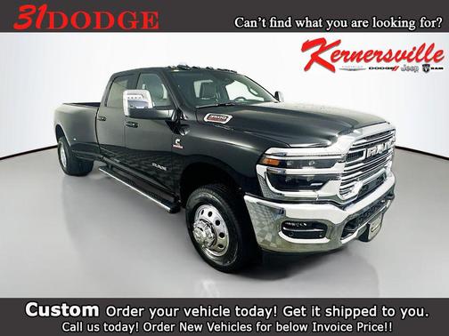 Diamond Black Crystal Pearlcoat 2025 RAM 3500 Laramie Crew Cab 4x4 8' Box