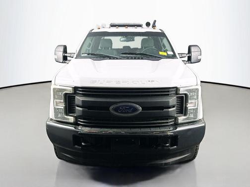 OXFORD WHITE 2019 Ford F-350 XL