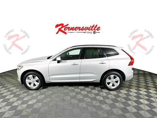 2022 Volvo XC60 B5 Momentum