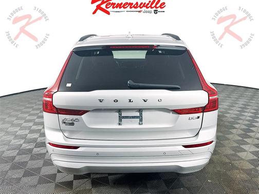 2022 Volvo XC60 B5 Momentum