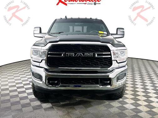 2024 RAM 3500 Tradesman Crew Cab 4x4 8' Box