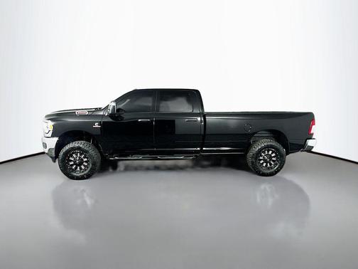 2024 RAM 3500 Tradesman Crew Cab 4x4 8' Box