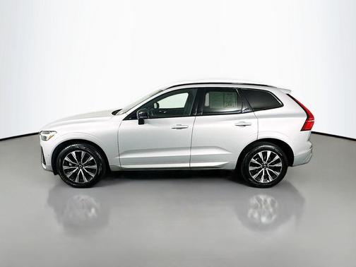 2023 Volvo XC60 B5 Plus Dark Theme