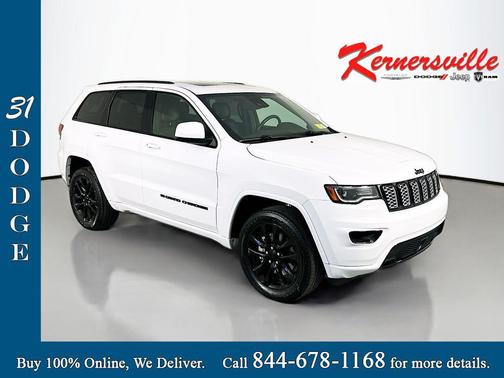 Bright White Clearcoat 2022 Jeep Grand Cherokee Laredo