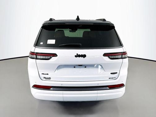 Bright White Clearcoat 2026 Jeep Grand Cherokee L Summit