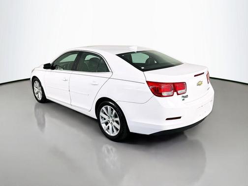 Summit White 2015 Chevrolet Malibu 2LT