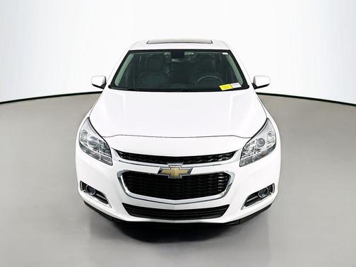 Summit White 2015 Chevrolet Malibu 2LT