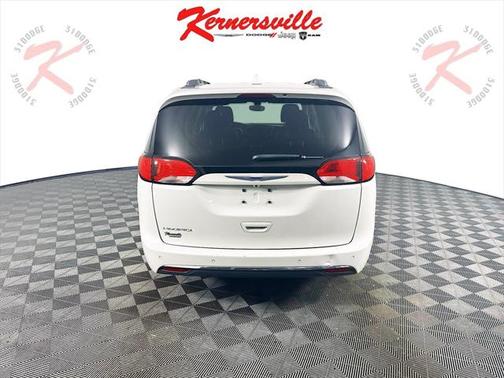 2020 Chrysler Pacifica Touring-L Plus