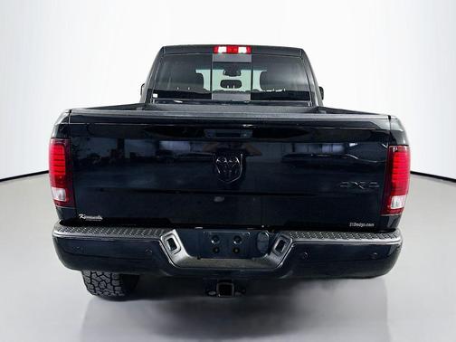 Brilliant Black Crystal Pearlcoat 2018 RAM 2500 Laramie Crew Cab 4x4 6'4' Box