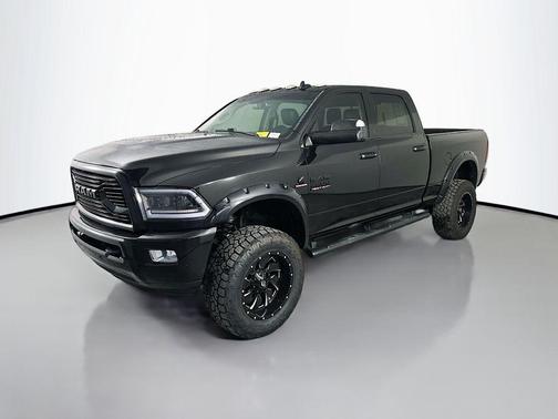 Brilliant Black Crystal Pearlcoat 2018 RAM 2500 Laramie Crew Cab 4x4 6'4' Box