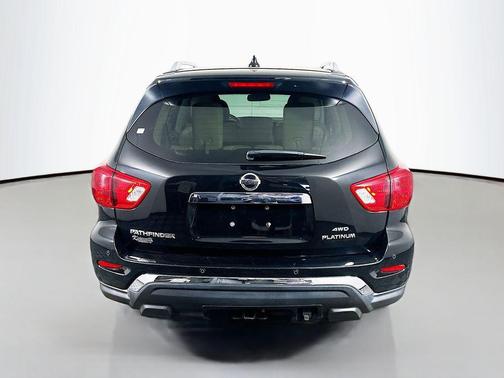Magnetic Black Pearl 2020 Nissan Pathfinder Platinum 4WD