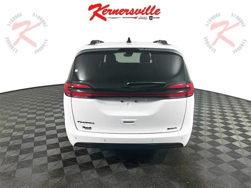 2025 Chrysler Pacifica L