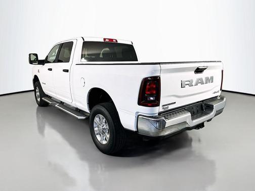 Bright White Clearcoat 2025 RAM 2500 Big Horn Crew Cab 4x4 6'4' Box