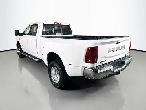 2025 RAM 3500 Laramie Crew Cab 4x4 8' Box