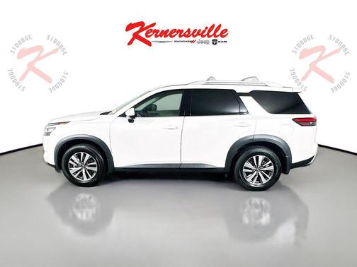 2022 Nissan Pathfinder SL 2WD