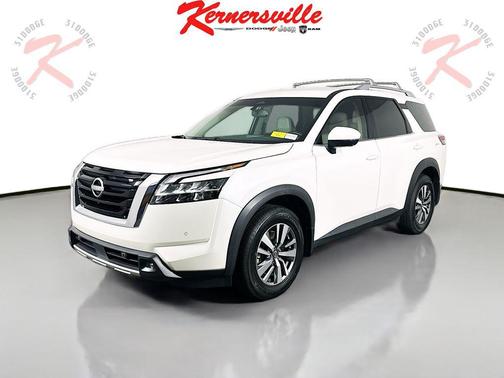 2022 Nissan Pathfinder SL 2WD