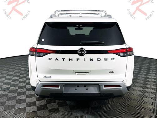 2022 Nissan Pathfinder SL 2WD