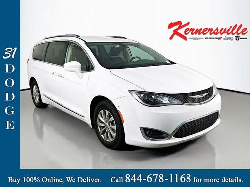 Bright White Clearcoat 2018 Chrysler Pacifica Touring-L