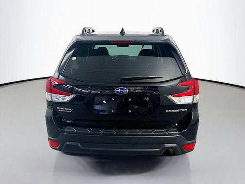 Crystal Black Silica 2023 Subaru Forester Premium