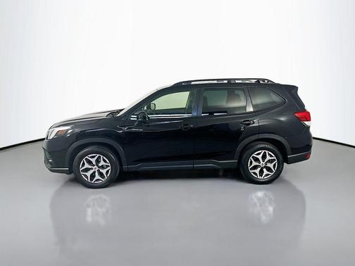 Crystal Black Silica 2023 Subaru Forester Premium