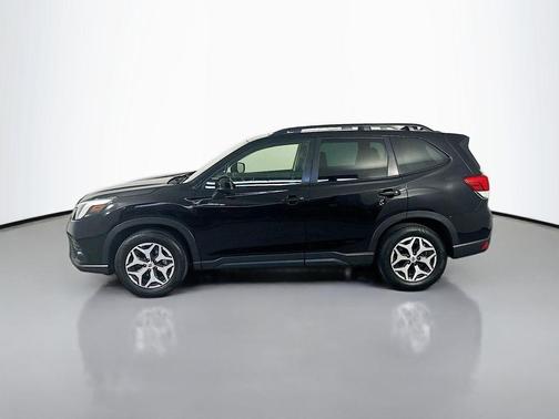 Crystal Black Silica 2023 Subaru Forester Premium