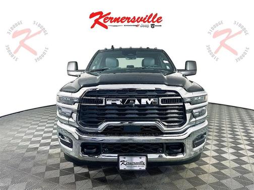 2025 RAM 2500 Tradesman Crew Cab 4x2 6'4' Box
