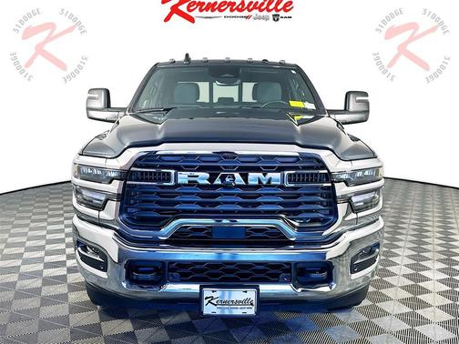 2025 RAM 3500 Tradesman Crew Cab 4x4 8' Box