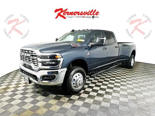 2025 RAM 3500 Tradesman Crew Cab 4x4 8' Box