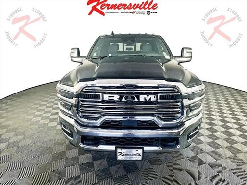 2025 RAM 3500 Tradesman Crew Cab 4x4 8' Box