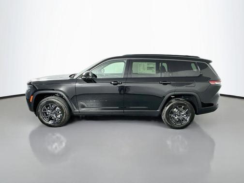 High Gloss Black 2027 Jeep Grand Cherokee L Laredo