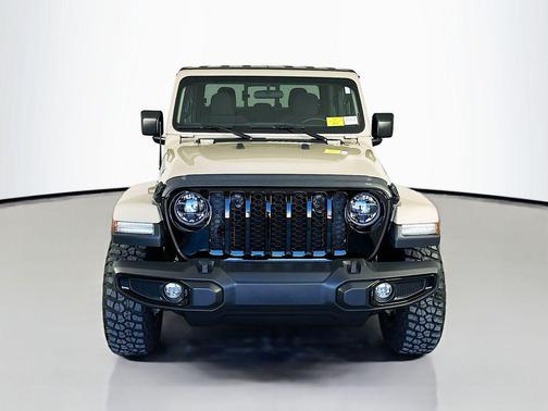 Limited Edition Gobi Clearcoat 2022 Jeep Gladiator Willys 4x4