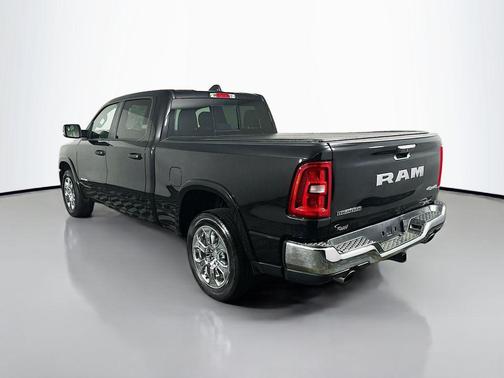 Diamond Black Crystal Pearlcoat 2025 RAM 1500 Big Horn/Lone Star